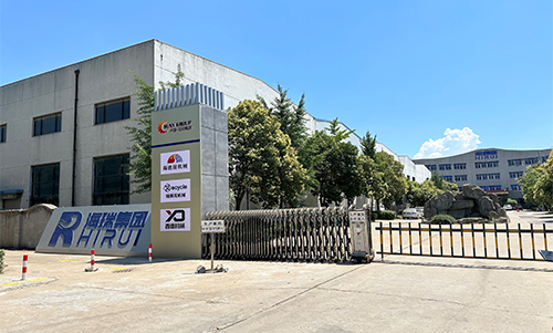 客戶參觀、考察鋰電池處理設(shè)備車間